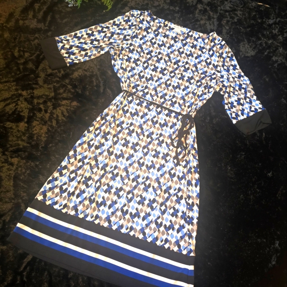Liz Claiborne, Blues,  grays, tie in front - size L - Dress